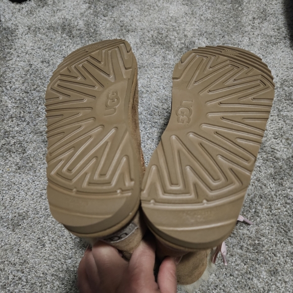 UGG KIDS CHE RIBBON LACE UP Boots  KID YOUNG  SIZE 3 - Picture 4 of 8